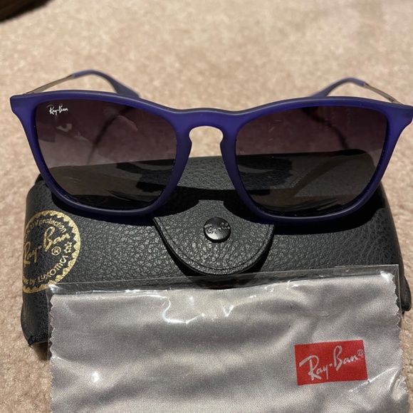 RAY BAN NEW WITH CASE AND CLEANING CLOTH - Picture 2 of 5